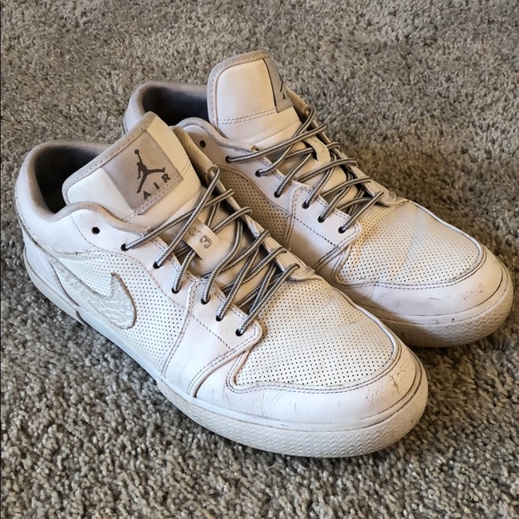 Jordan Other - Air Jordan Retro V1